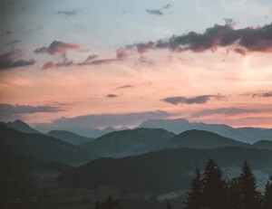 球队换帅频繁，队内氛围是否受影响？